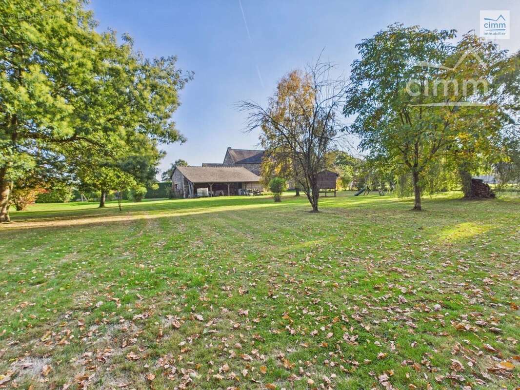 Maison à SAINT-THURIAL