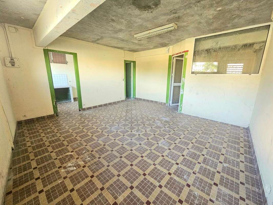 Photo 8 - Commerce à FORT-DE-FRANCE