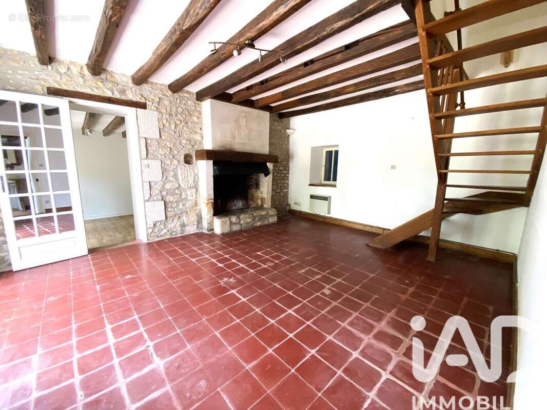 Maison 105 m² à Villeloin-Coulange  - photo 5