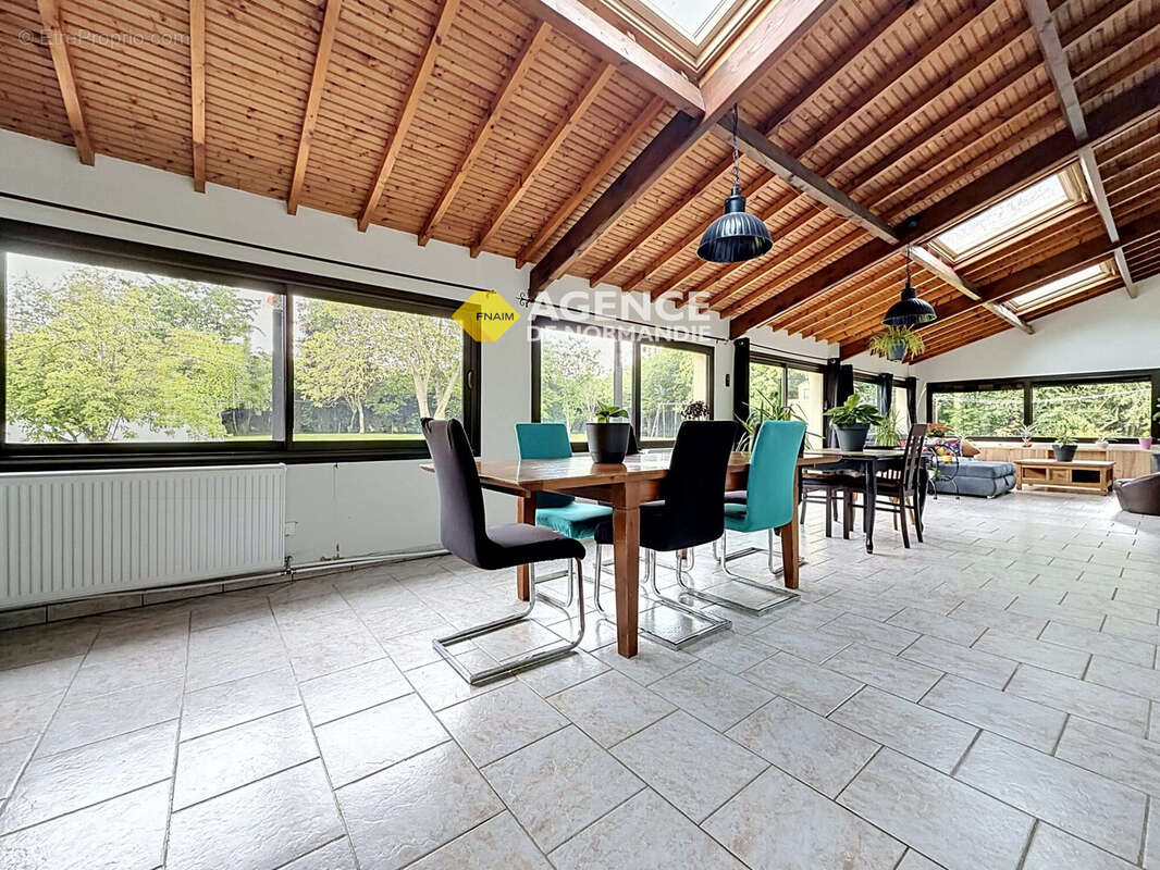 Maison 200 m² à Montreuil-L'argille  - photo 2