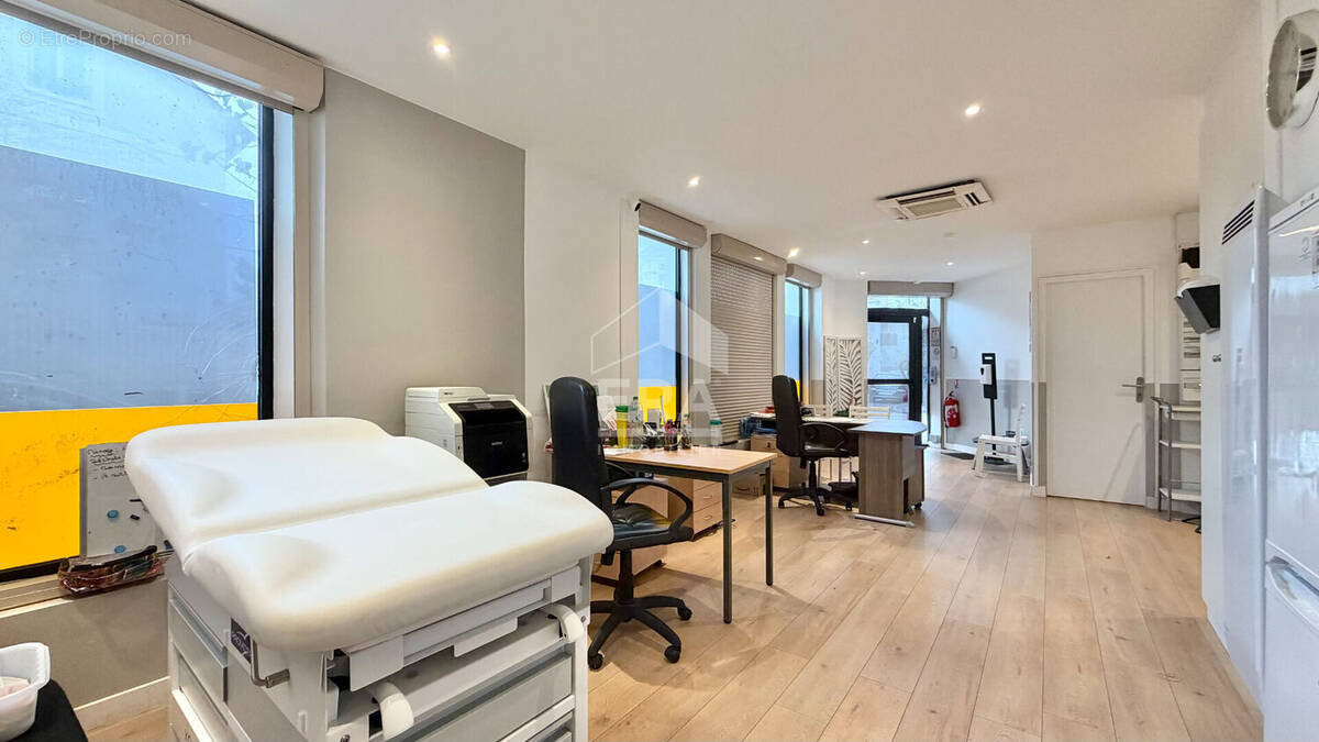 Autre à CORBEIL-ESSONNES