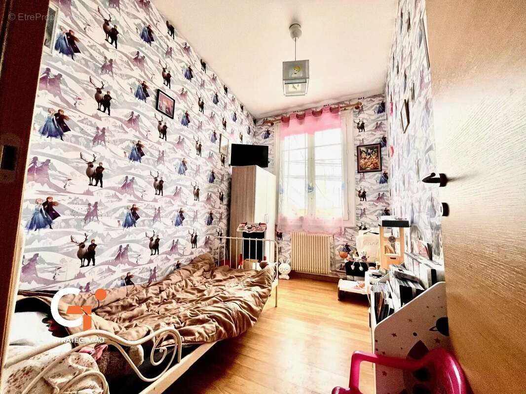 Maison à SAINT-ETIENNE-DU-ROUVRAY