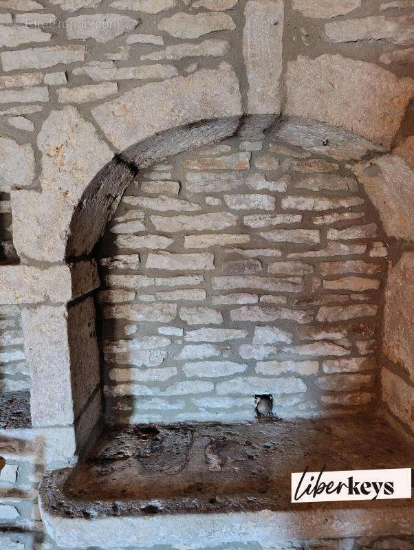 Maison en pierre -124 m² habitables - cour - terrasse - caves - 2/3 chambres - campagne - photo 22