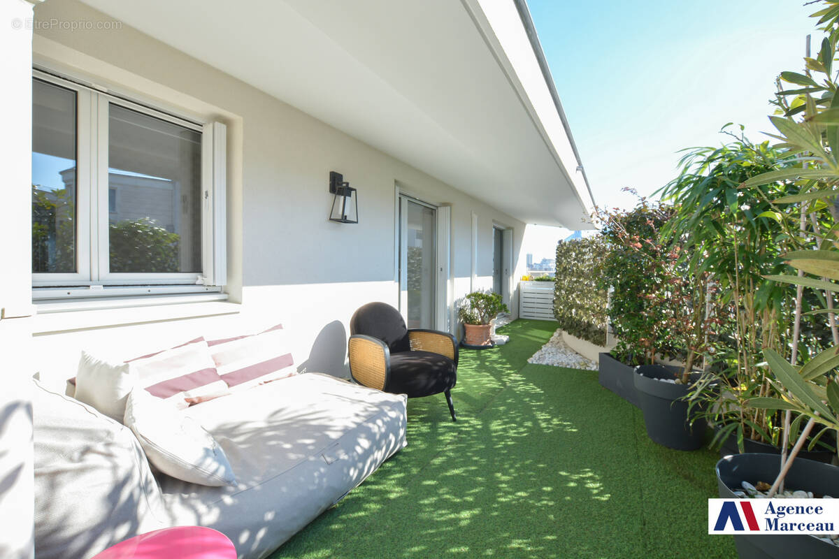 Appartement à COURBEVOIE