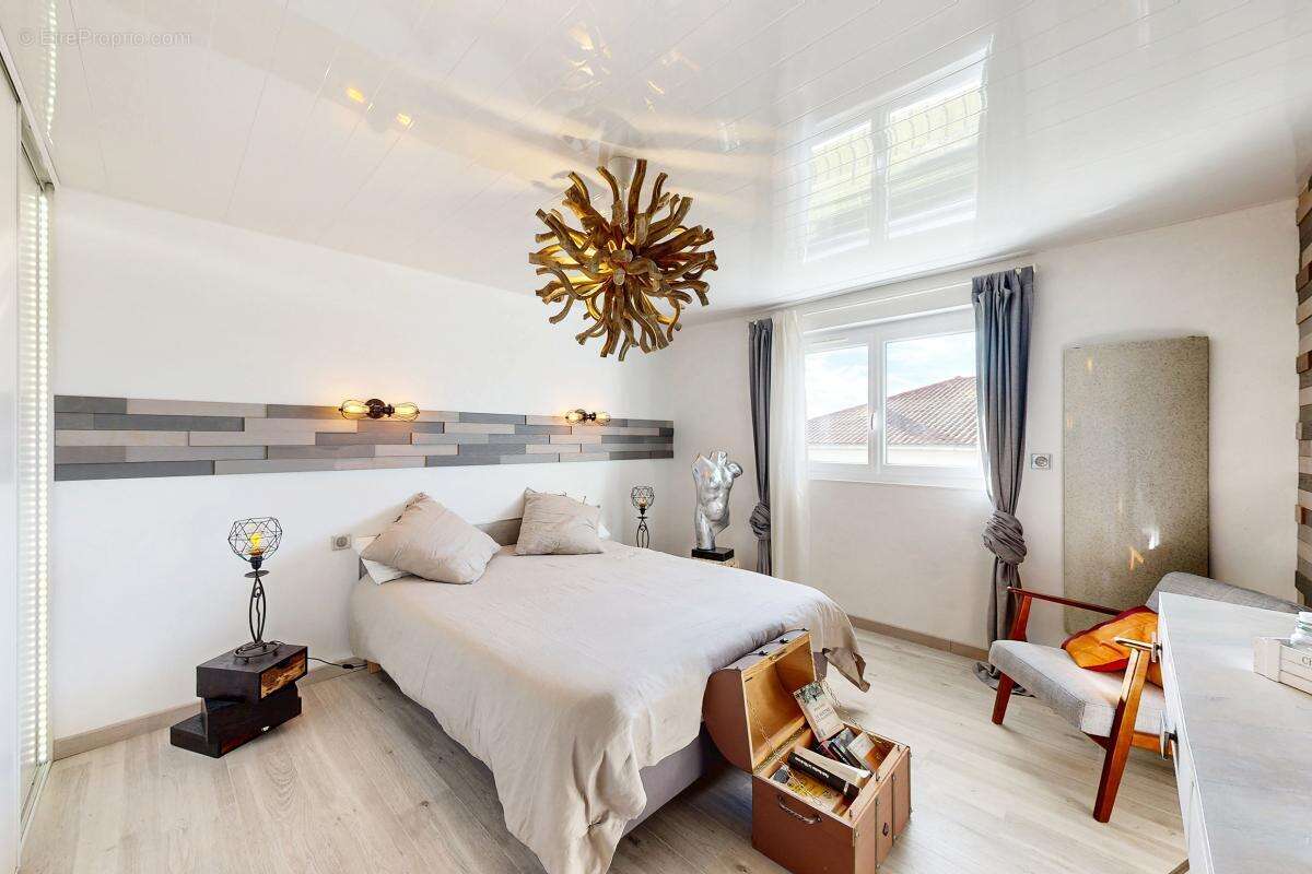 Maison à SAINT-PIERRE-D'IRUBE