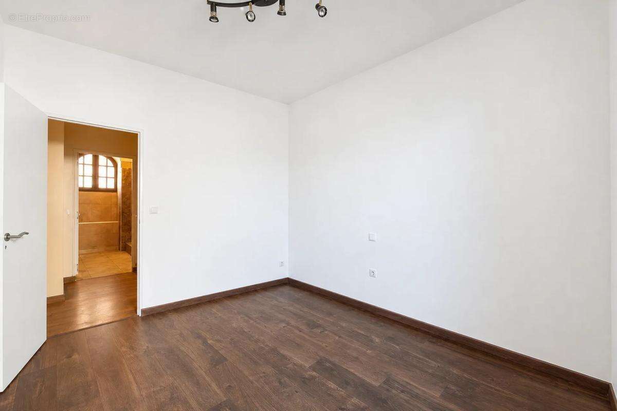 Appartement à MARSEILLE-16E