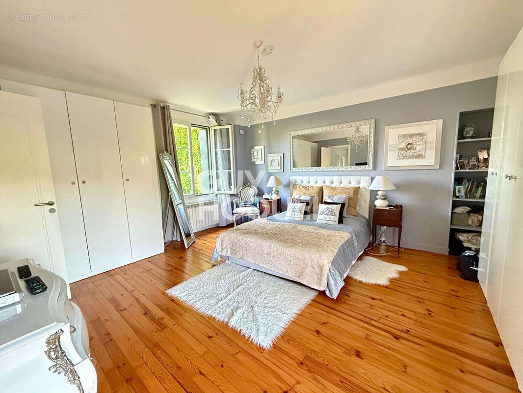 Maison à MEZIERES-SUR-SEINE