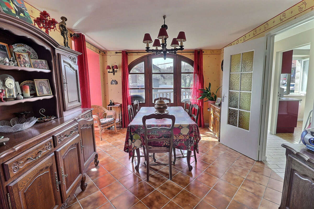 Maison à LISSAC-ET-MOURET