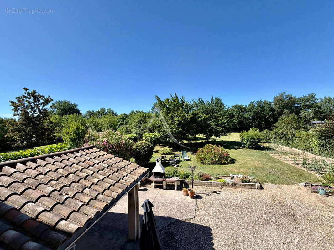 Maison rénovée de 106 m² sur plus de 3 400 m² de terrain clos - photo 7