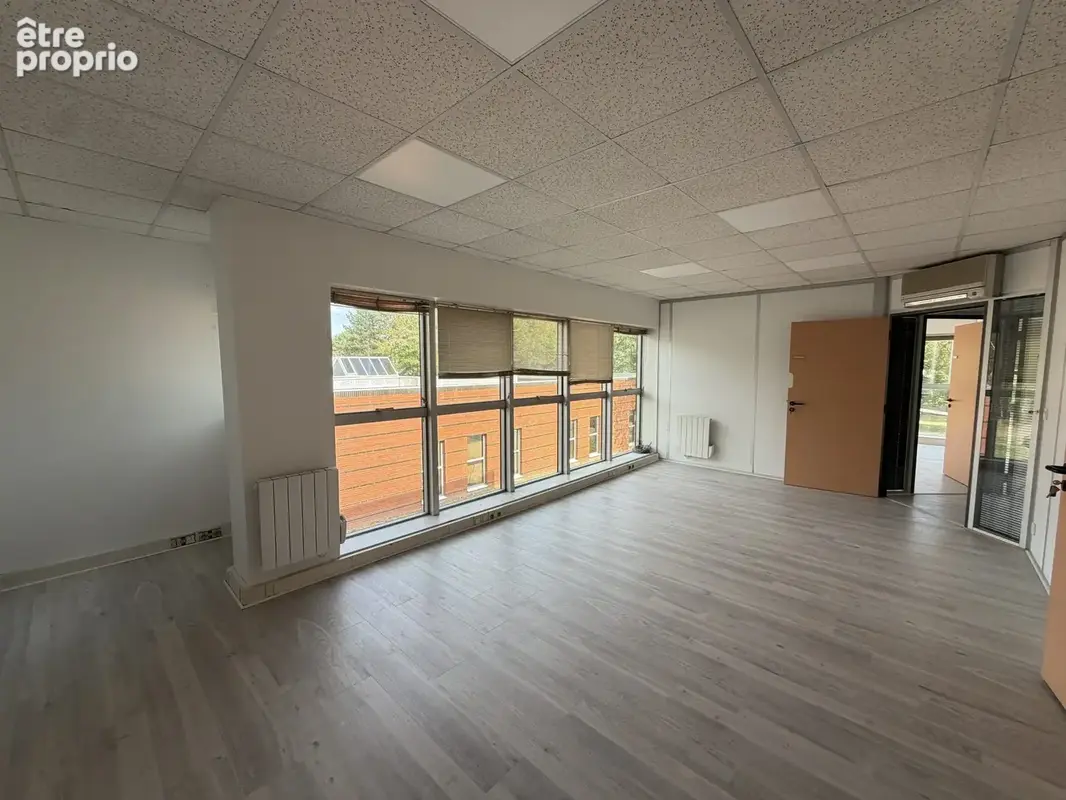 Commerce 320 m² à vendre à Trappes (78190) - photo 5