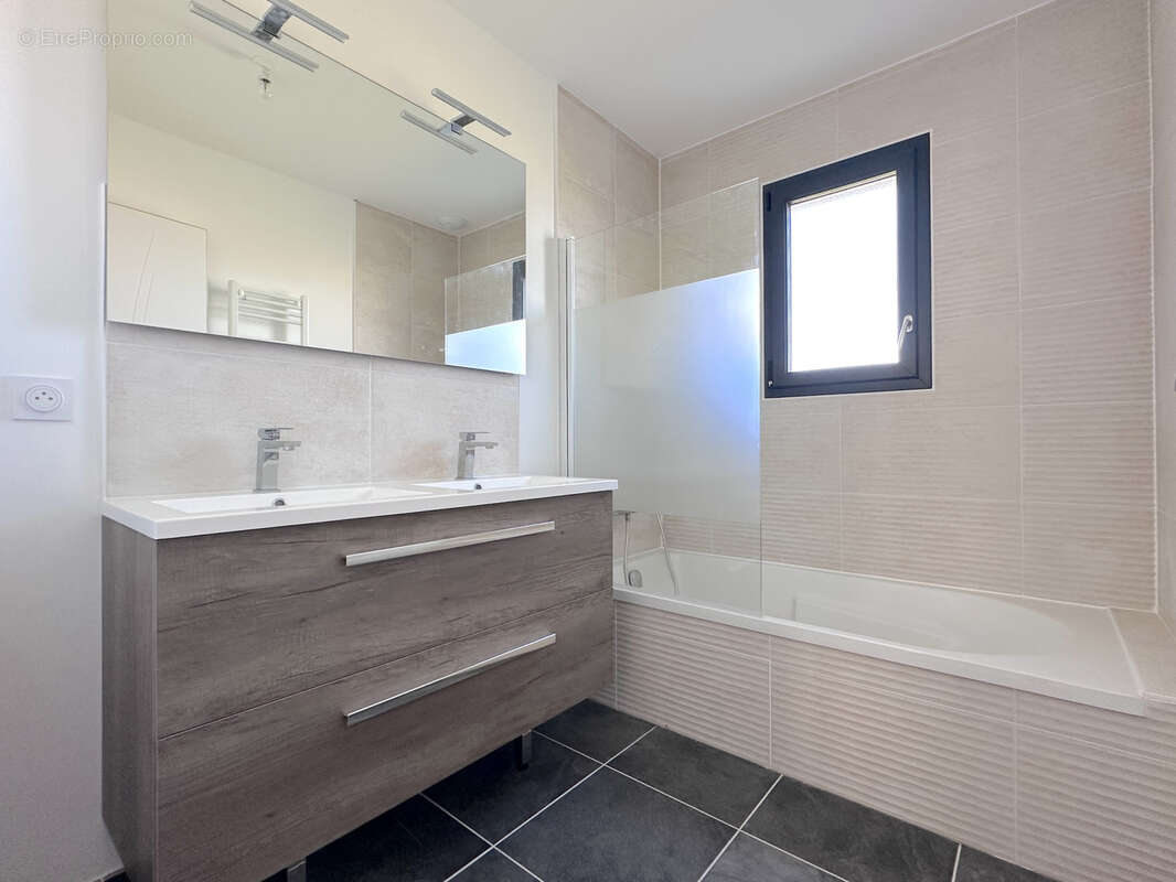 Maison à NEUVILLE-DE-POITOU