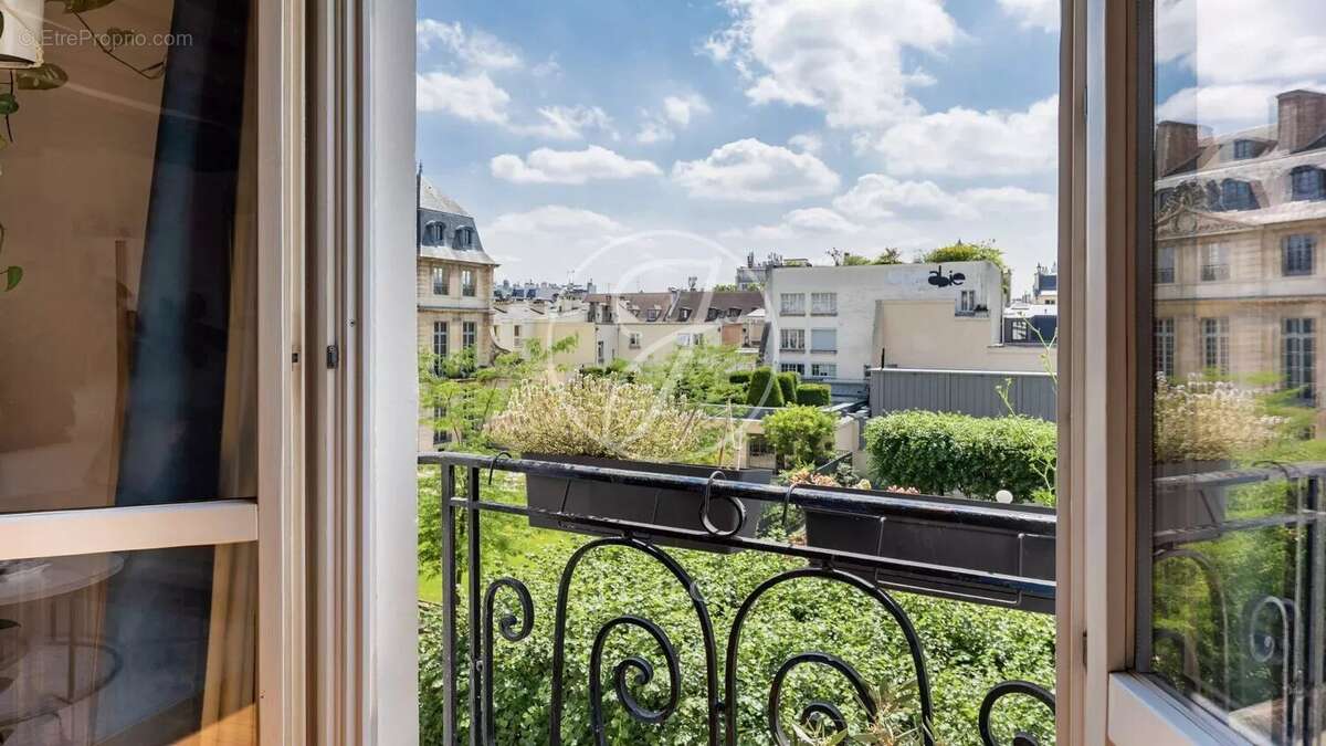 Appartement à PARIS-3E