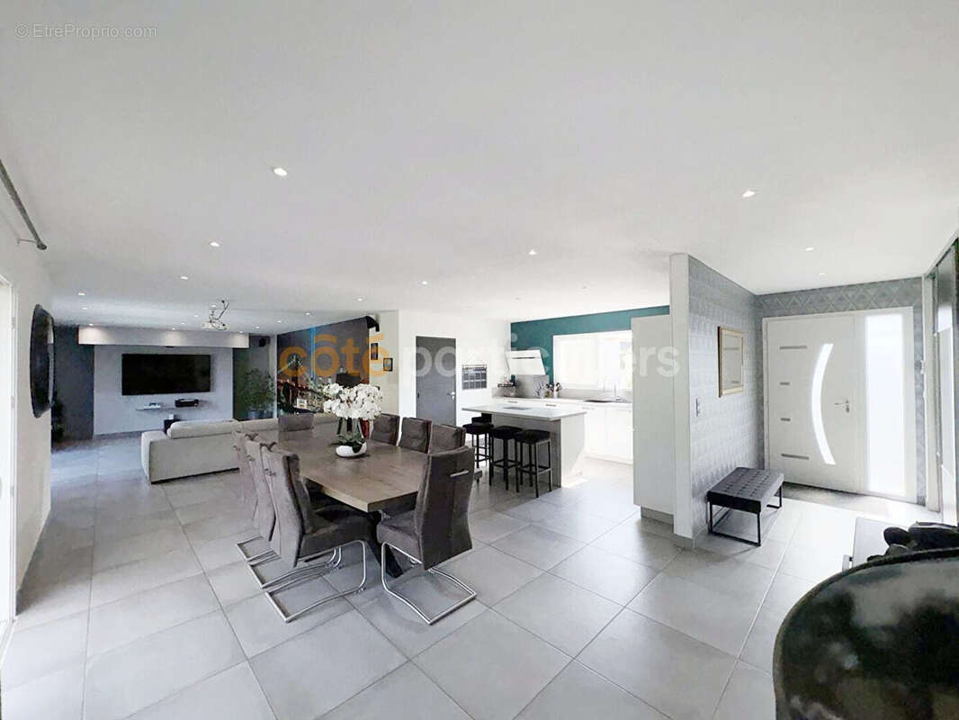 Maison contemporaine de plain-pied avec piscine - photo 2