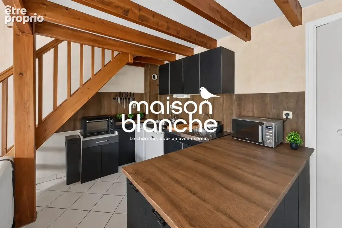 Appartement 44 m² à Parthenay  - photo 2