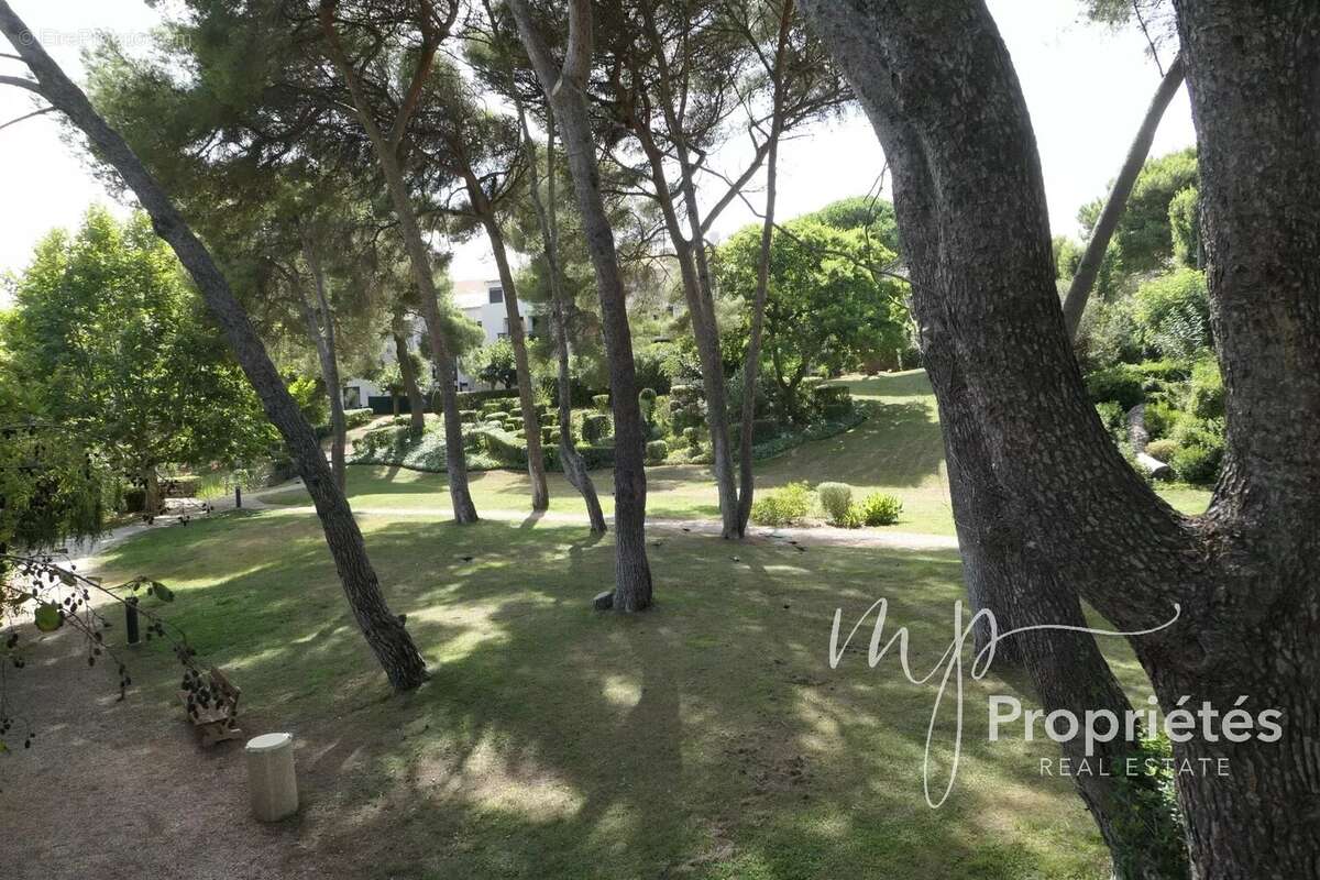 Appartement à SIX-FOURS-LES-PLAGES