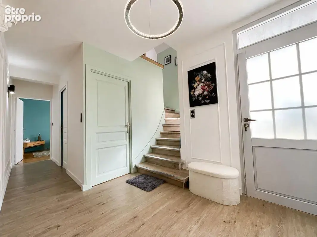 Maison familiale de 210 m² avec T2 indépendant, garage double et beaux volumes - photo 5