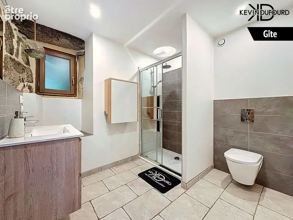 Maison avec gîte de 140m²  sur un terrain de 1,9 Hectares à - photo 14