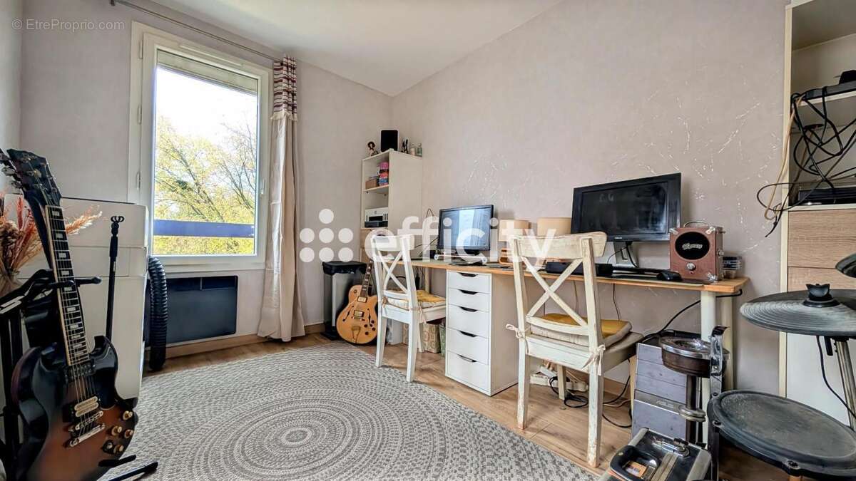 Appartement à LOGNES
