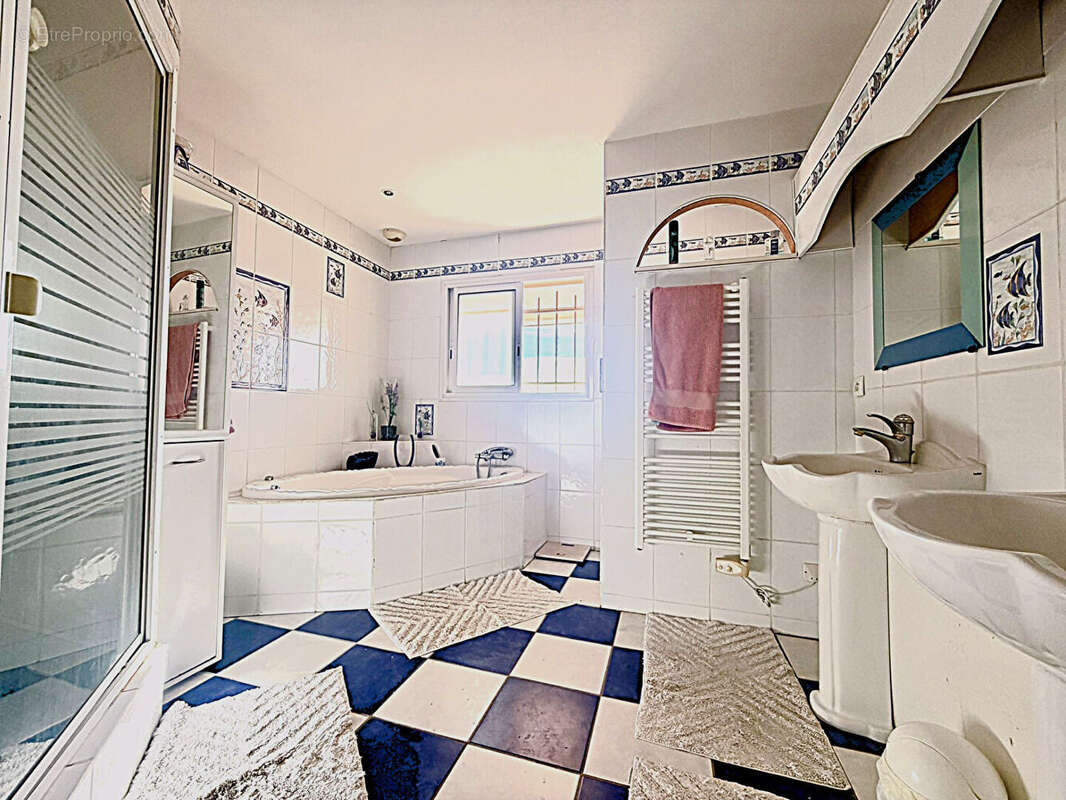 Maison à SAINT-CYPRIEN