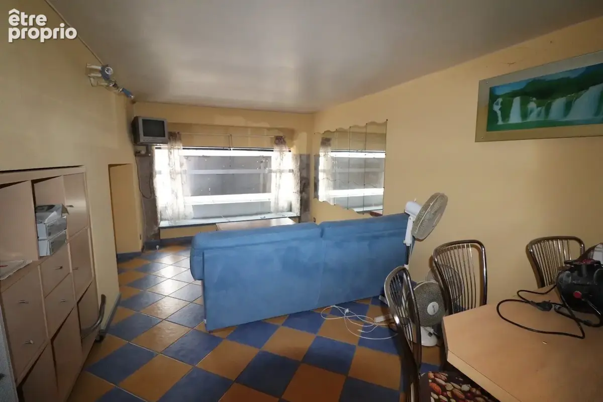 A valence, centre local commercial + 2 appartements. - photo 10