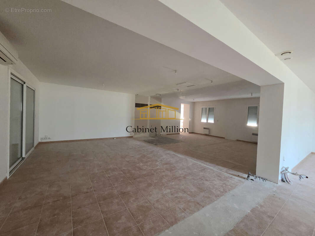 Ensemble immobilier de 326m2 - photo 11