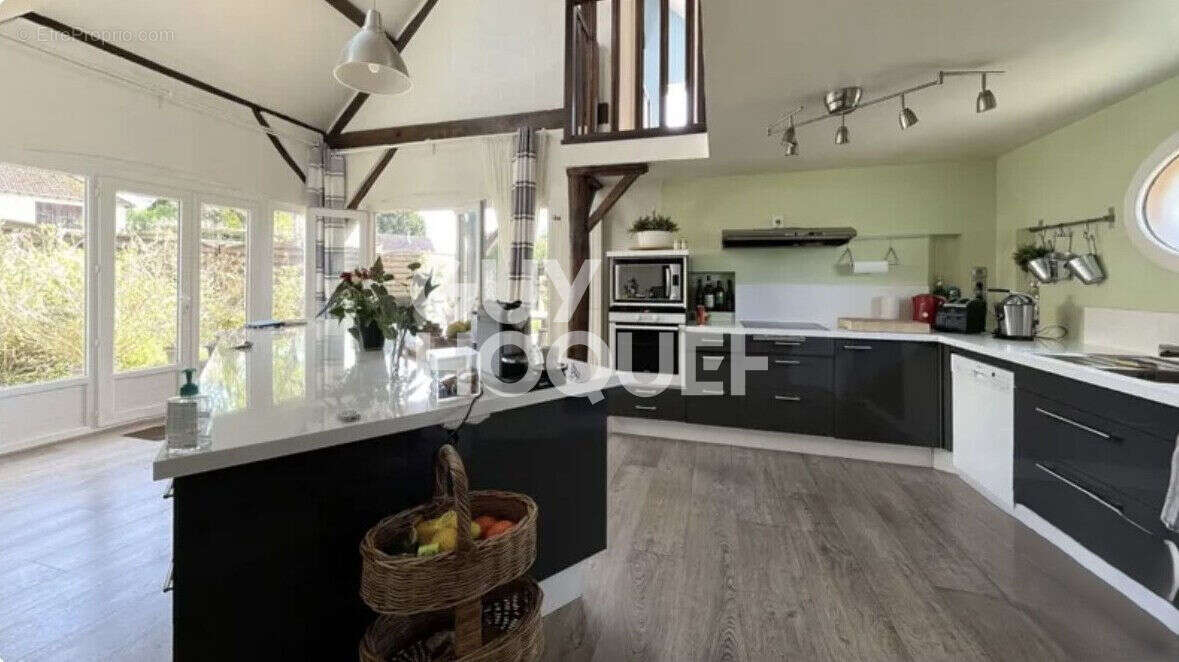 Maison à PLAIMPIED-GIVAUDINS