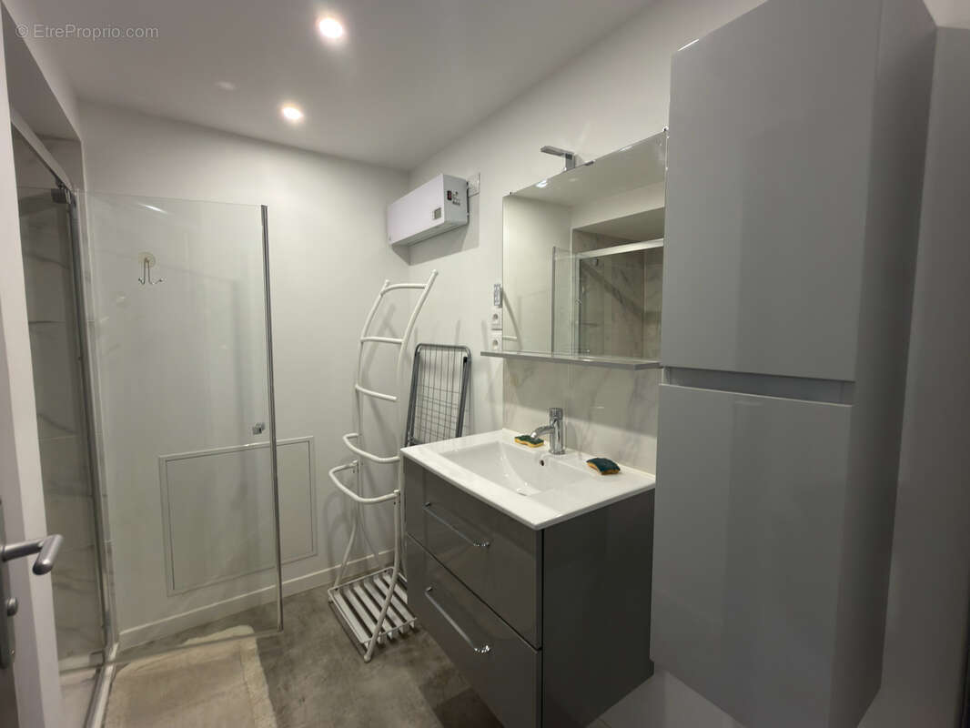 Appartement T2 + studio attenant Le Luc 70 m2 - photo 4