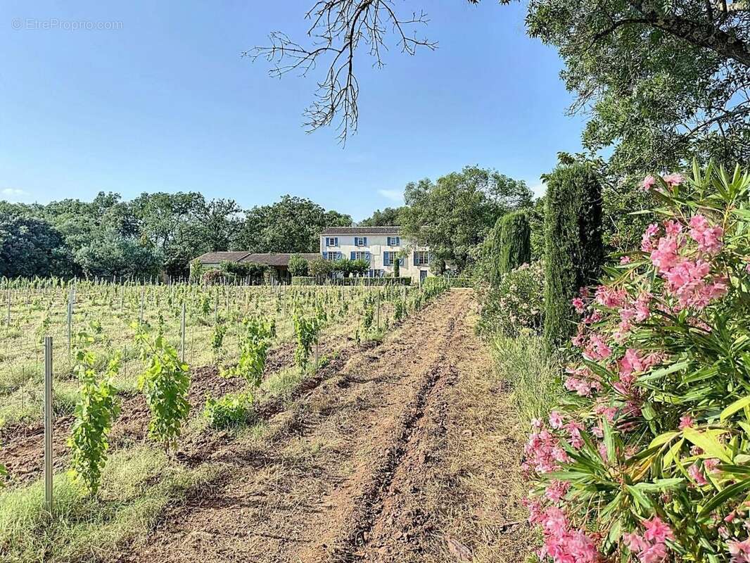 Autre à LE CANNET-DES-MAURES