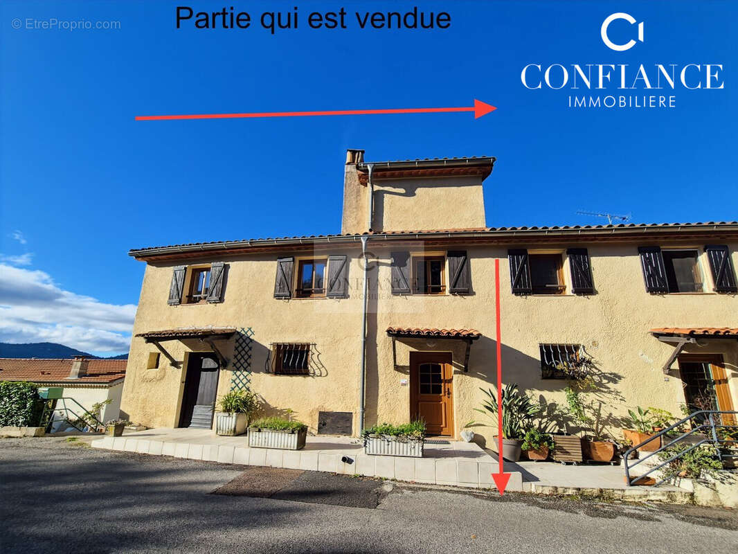 Appartement à CONTES