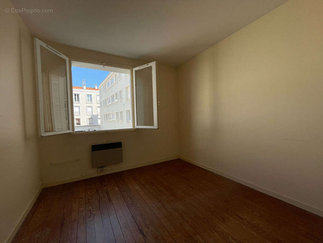 ROYAN centre - Appartement  T4 - photo 9