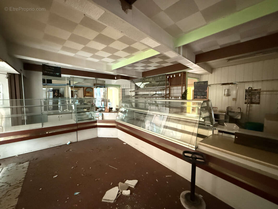 Commerce à MONTAIGU