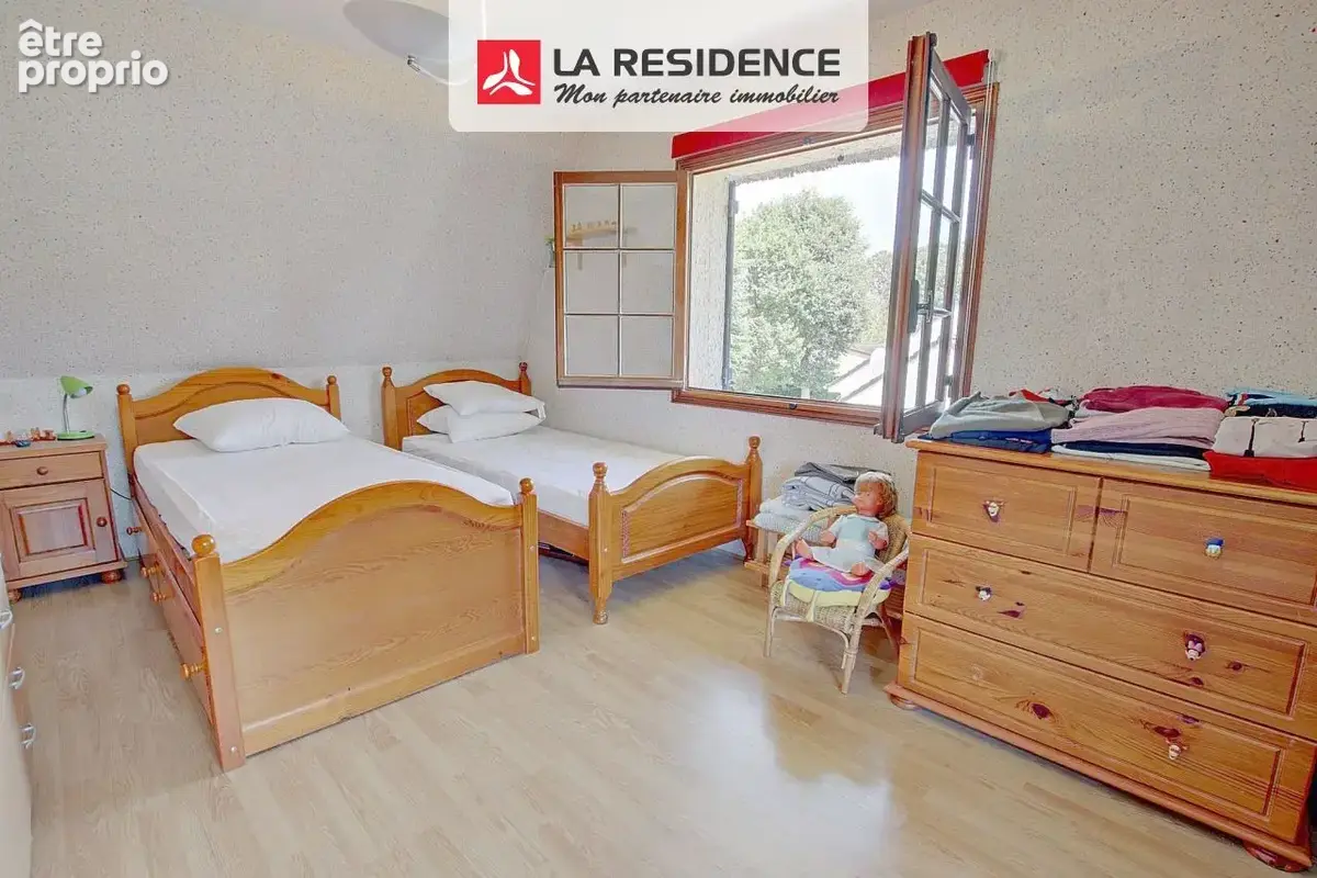 Maison 7 pièces 150 m² à vendre à Le Mesnil-Saint-Denis (78320) - photo 9