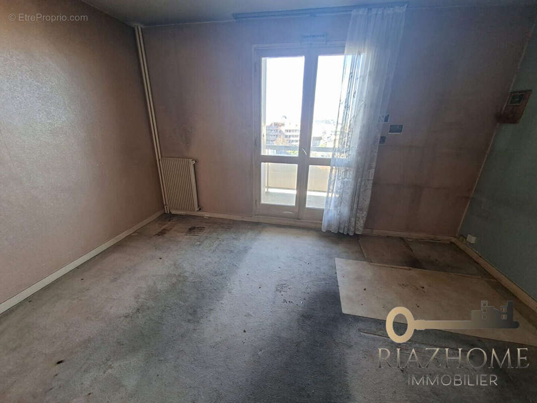 Appartement à LE BOURGET