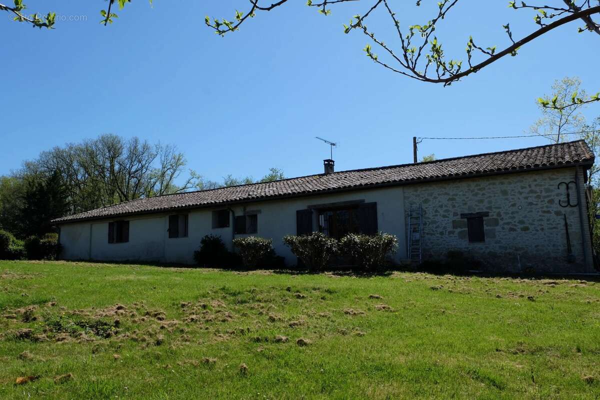 Maison à TOMBEBOEUF