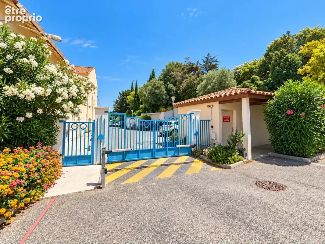 Hyères Costebelle – T3 de standing très calme, terrasse, parking – Garage 16 m² poss en supplément - photo 16