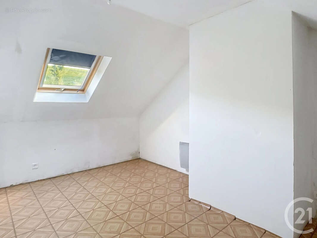 Maison à TALMONTIERS