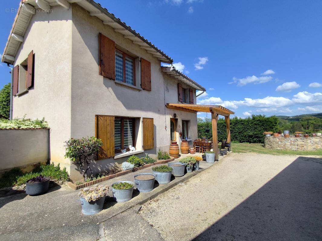 Maison à LAVEYRON