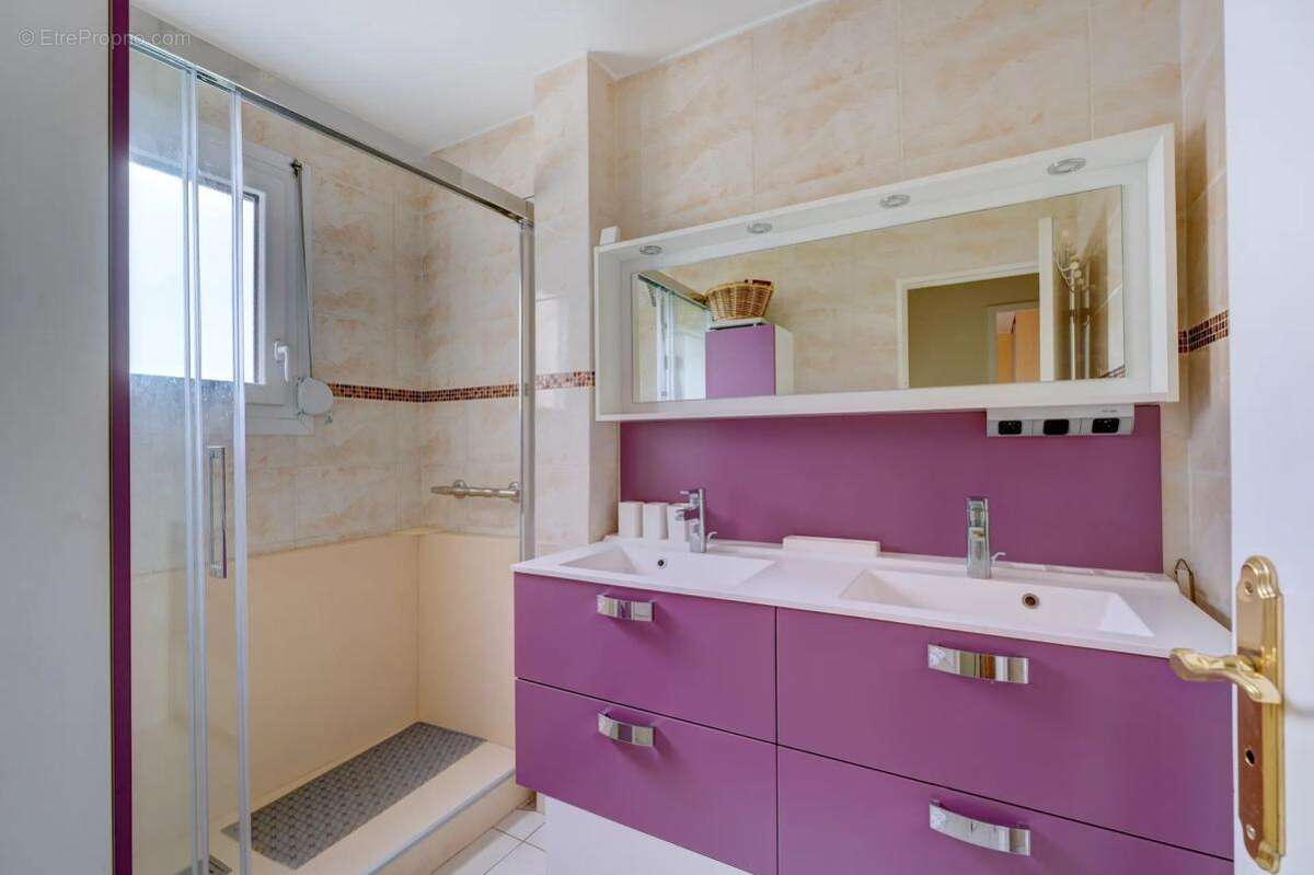Appartement à LYON-8E