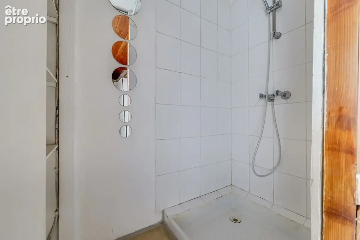 Ordener / Damrémont : Chambre 11 m² au dernier étage - photo 9