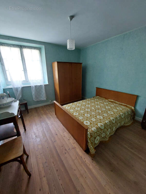 Maison à LARCHE