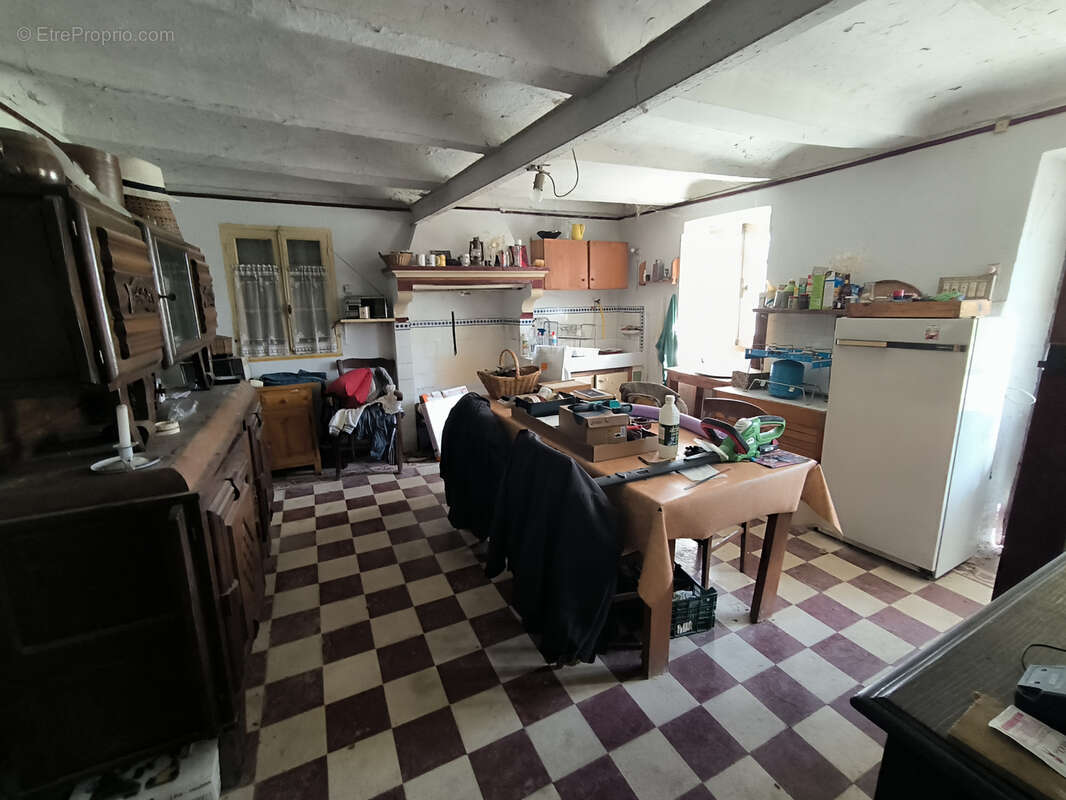 Maison de caractère avec jardin arboré de 1 150 m2   Centre de Saint-Christol-lès-Alès - photo 6