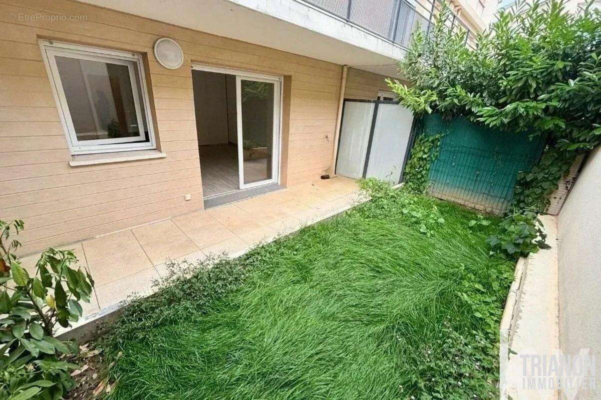 Appartement à LE MESNIL-LE-ROI