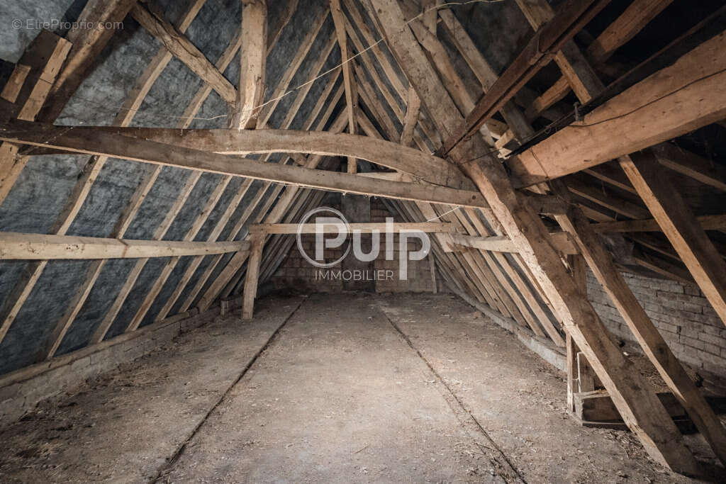 Charmante fermette avec dépendances et hangar sur plus de 4 000 m² - photo 5