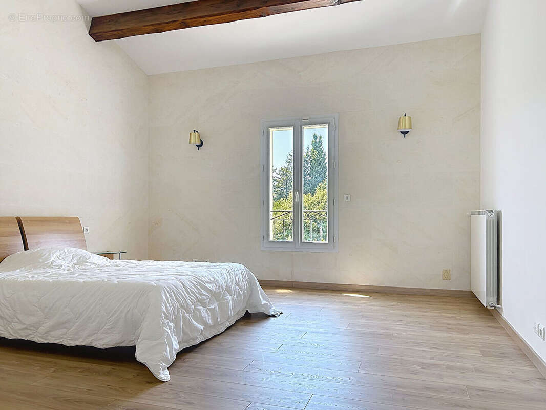 Maison Rochefort Du Gard 7 pièce(s) 300 m2 - photo 8