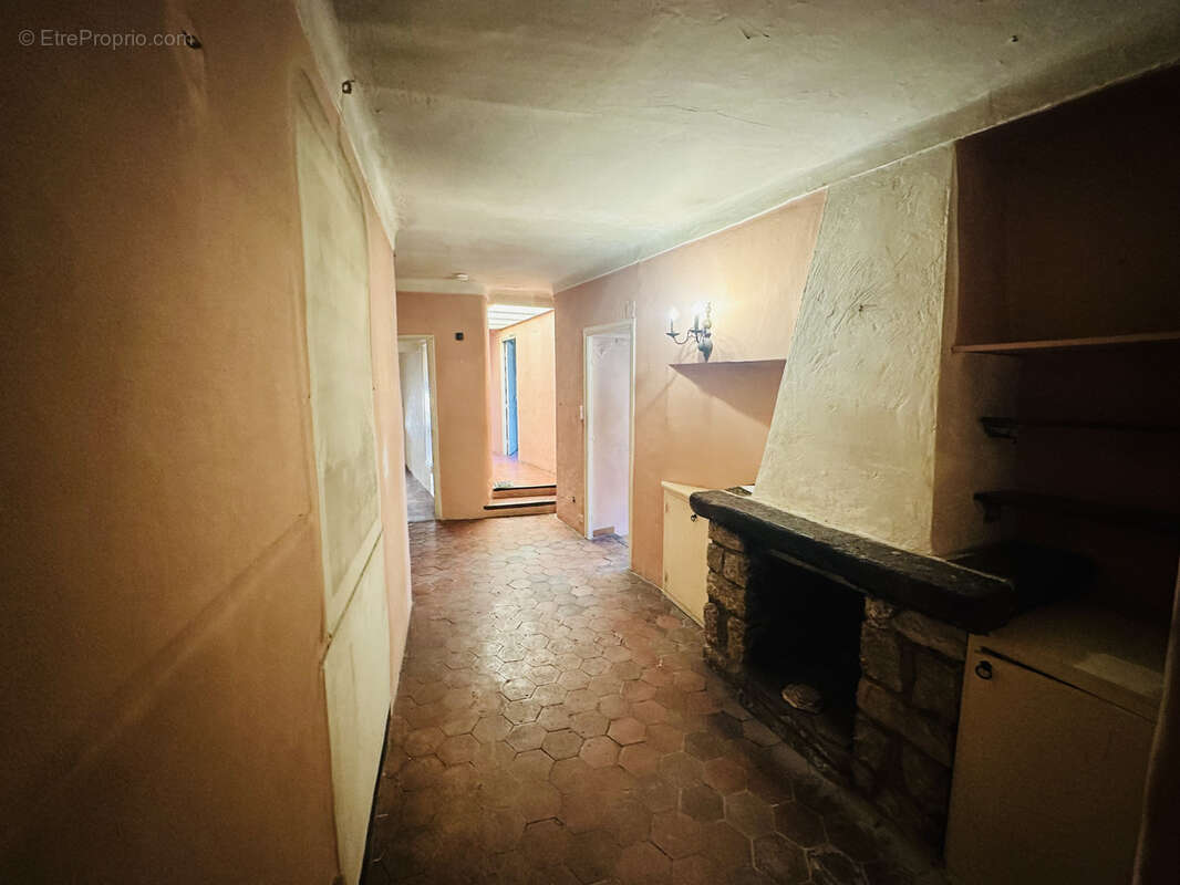 Appartement à TOURRETTES-SUR-LOUP