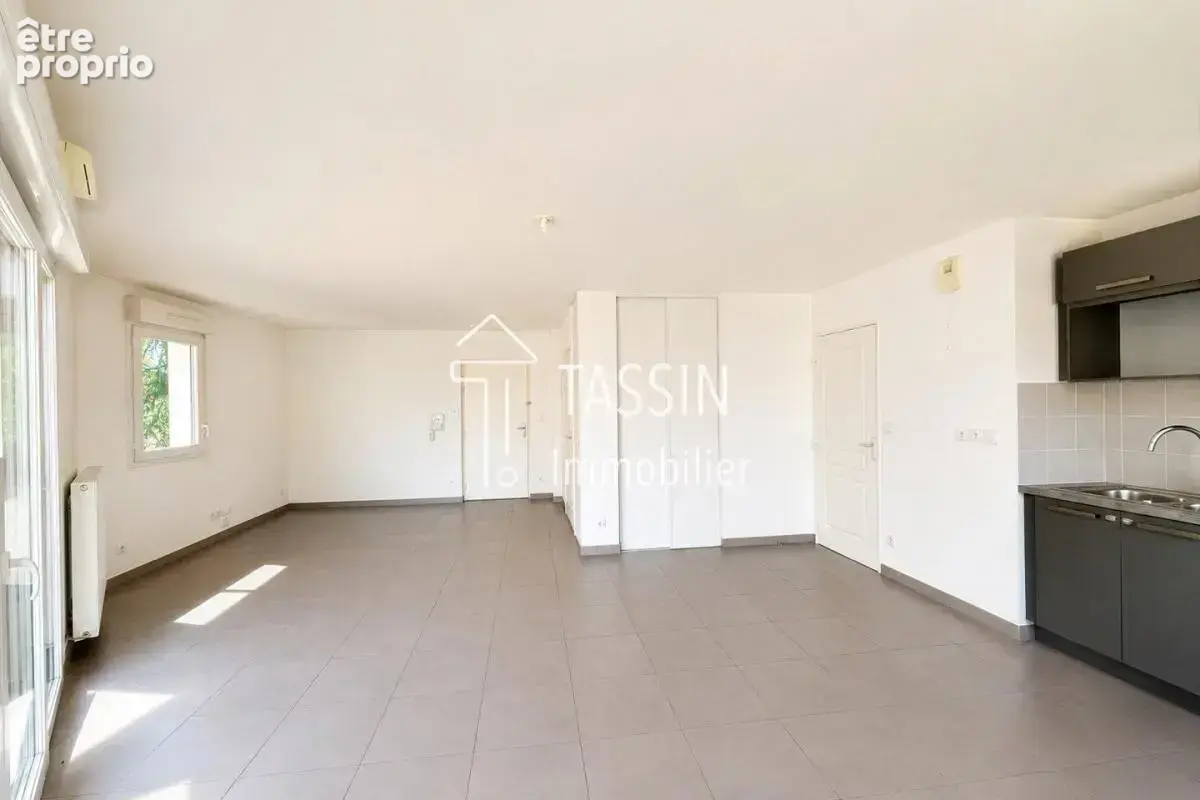 Tassin - Appartement T3 avec garage - photo 3