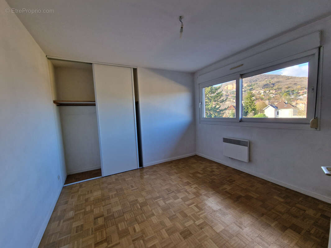 Appartement à COUZON-AU-MONT-D'OR