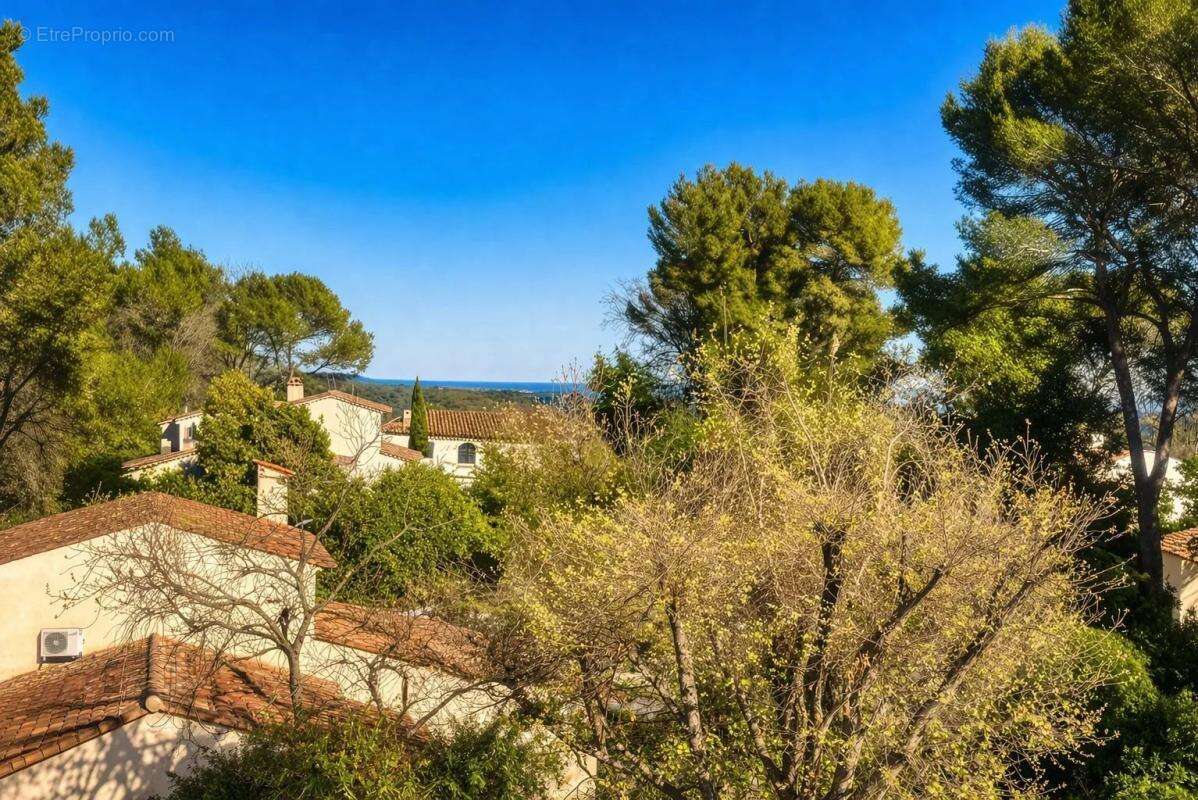 Appartement à VALBONNE