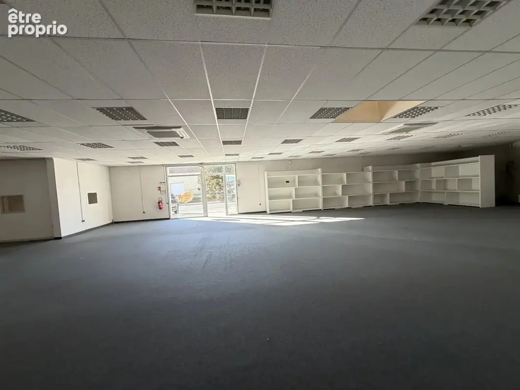 Castres local commercial - photo 10