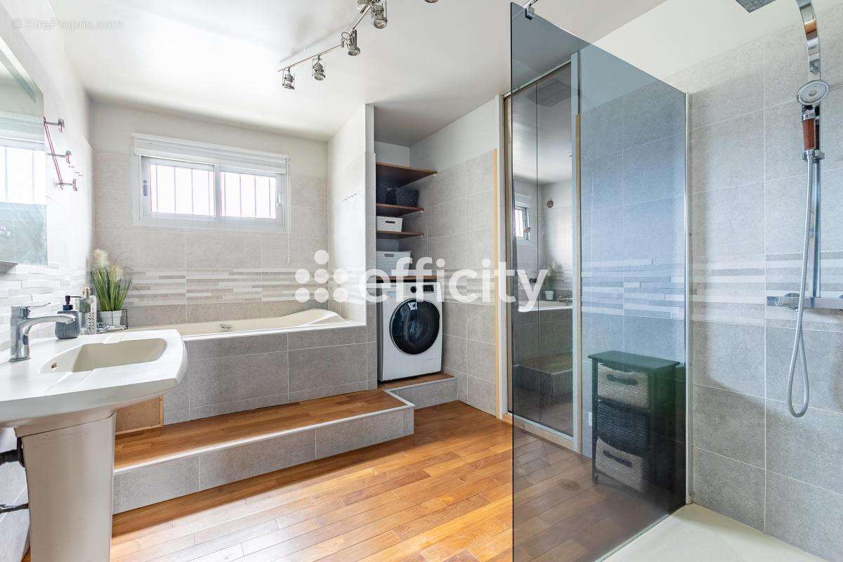 Maison 133 m² à Crepy-En-Valois  - photo 12